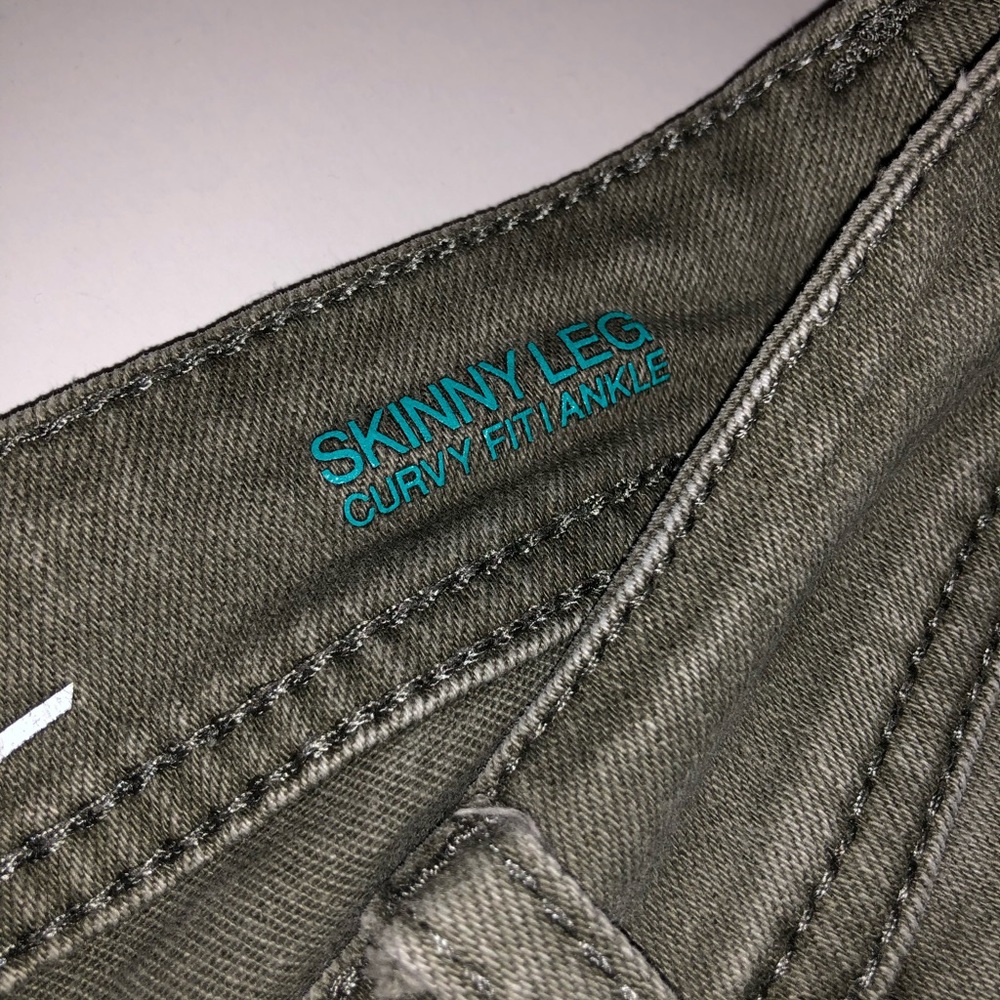 Jeans - Picture 2 of 4
